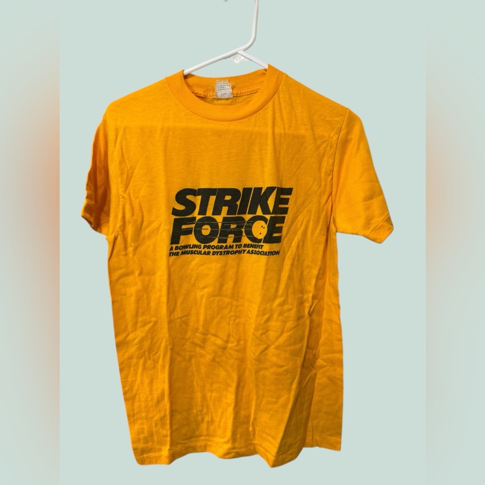 Vintage single stitch Yellow Graphic T-Shirt